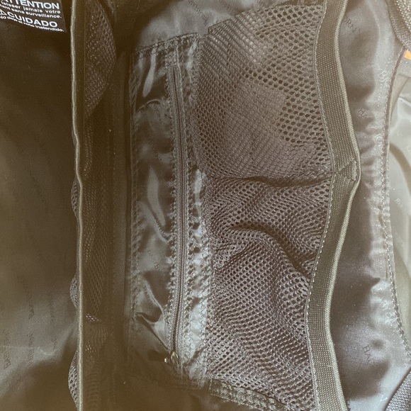 Diaper bag design by babybjorn - Picture 9 of 16